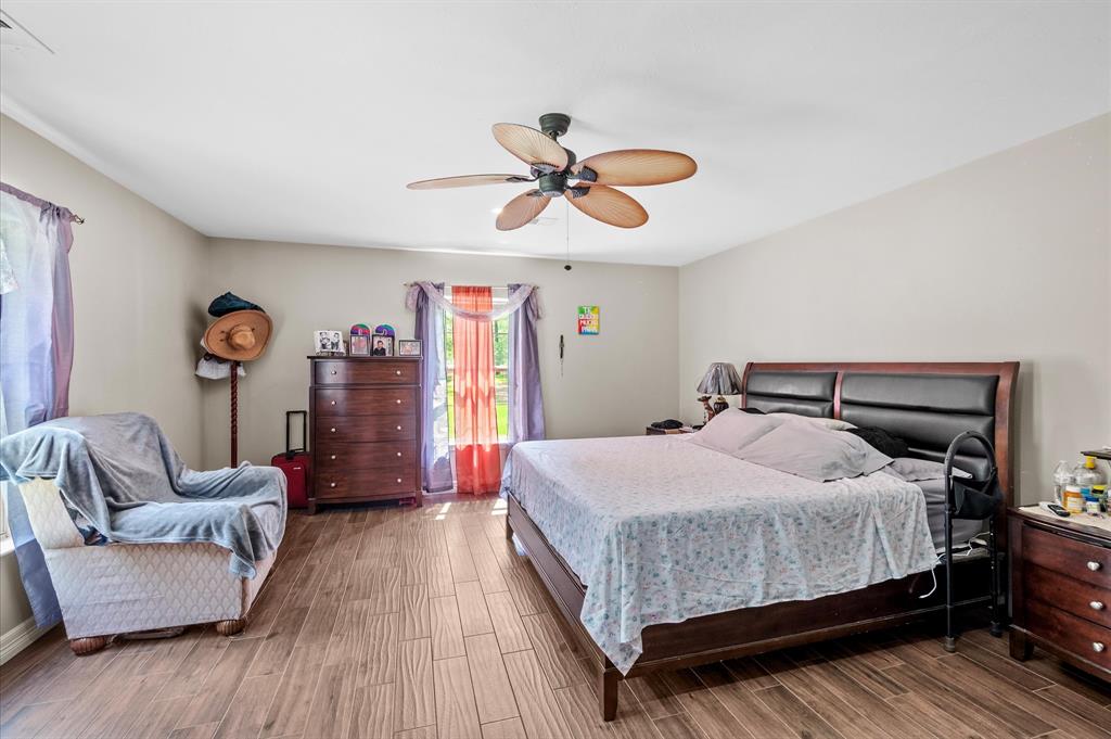 201 Bayou Oaks St St, Cleveland, Texas image 14