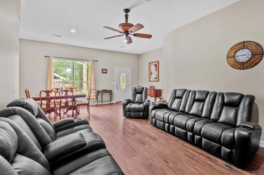 201 Bayou Oaks St St, Cleveland, Texas image 7