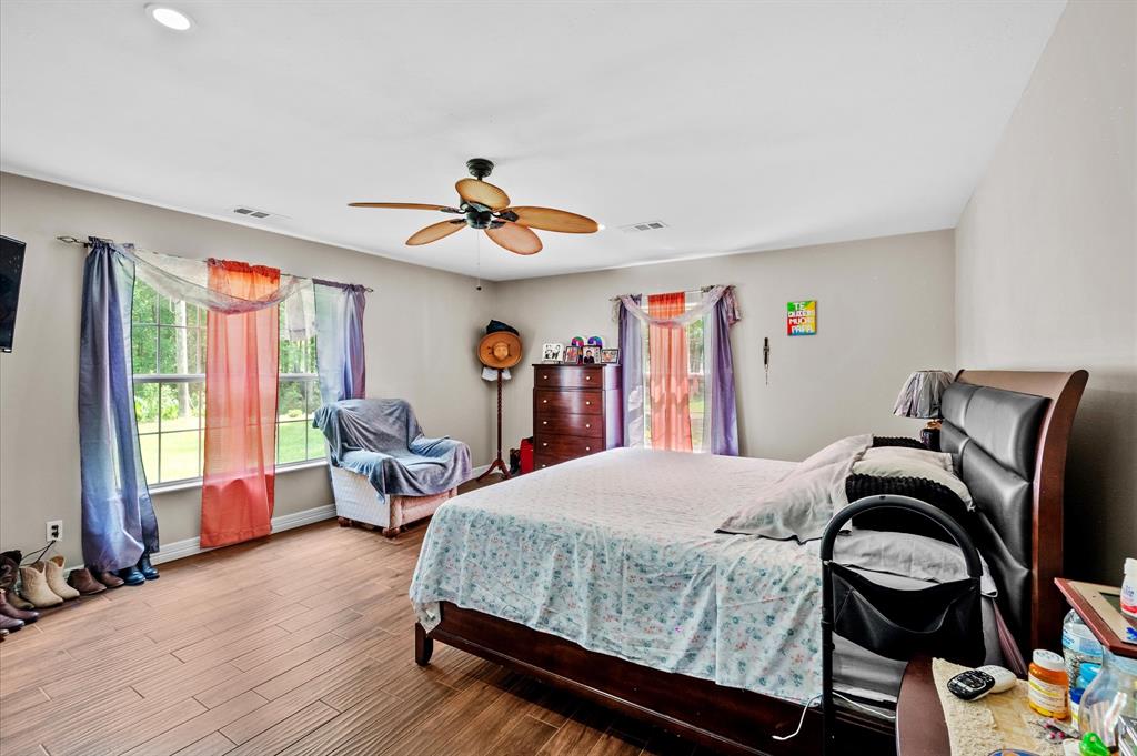 201 Bayou Oaks St St, Cleveland, Texas image 13