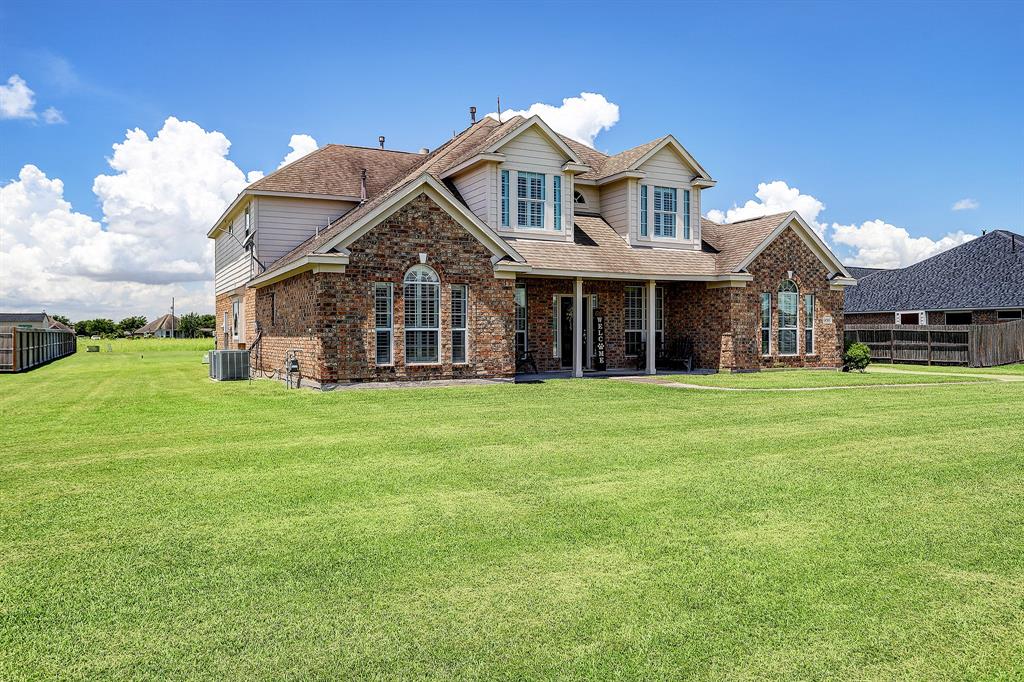 14703 Saddlewood Drive, Baytown, Texas image 3