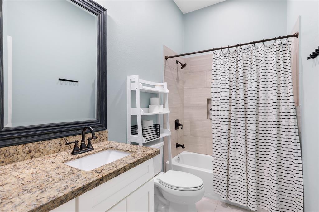 8118 S Laura Circle, Baytown, Texas image 40