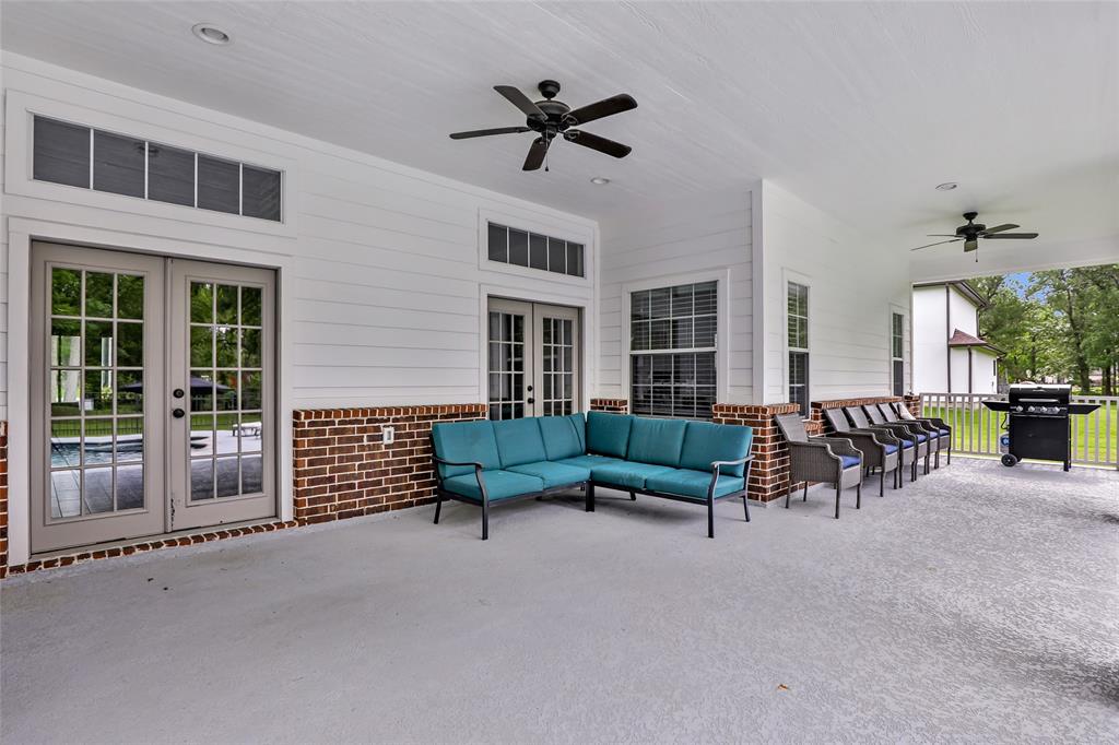 8118 S Laura Circle, Baytown, Texas image 10