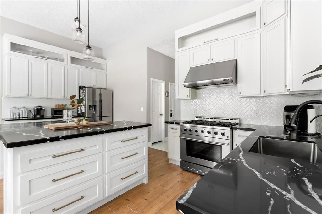 8118 S Laura Circle, Baytown, Texas image 28