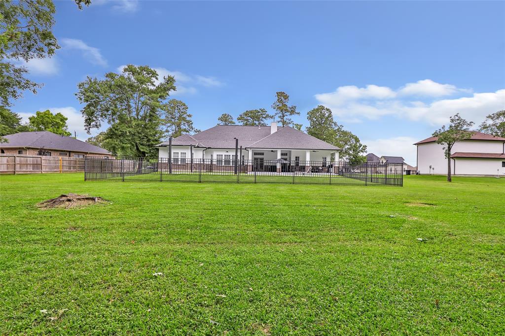 8118 S Laura Circle, Baytown, Texas image 7
