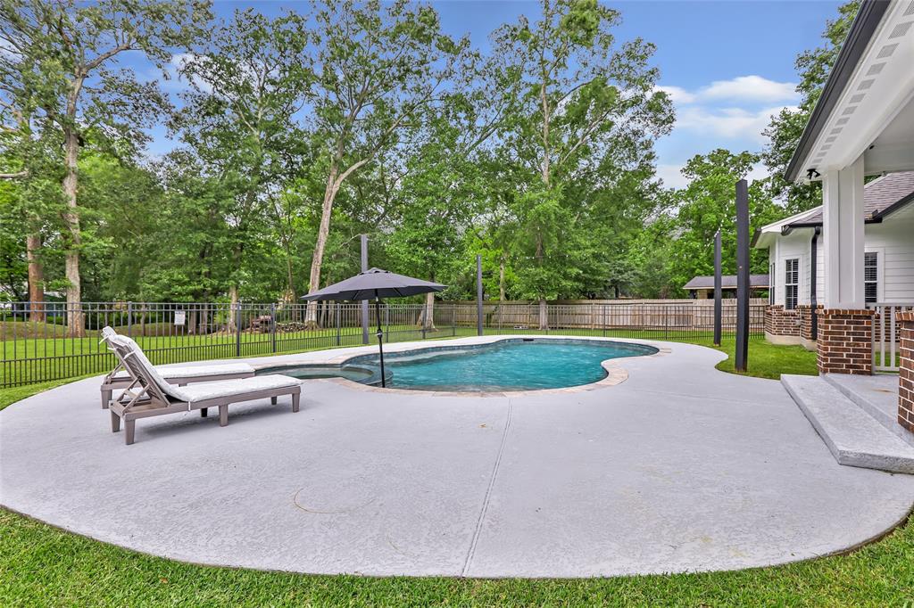 8118 S Laura Circle, Baytown, Texas image 11