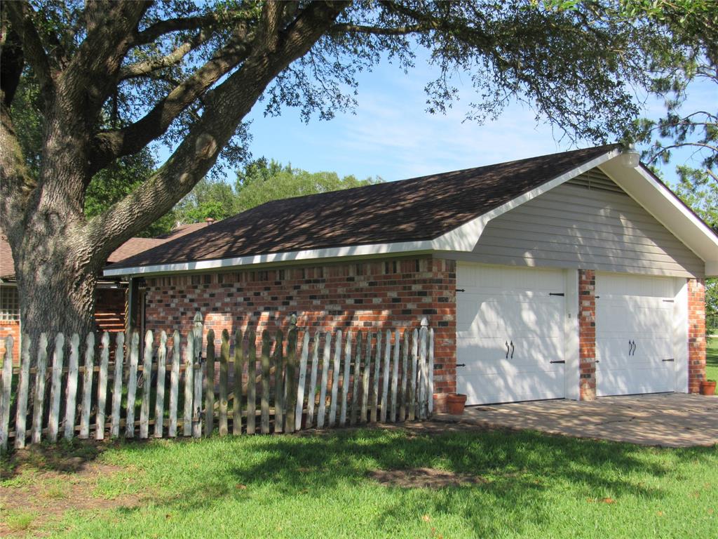 1270 Salem Road, Brenham, Texas image 5