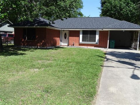 117 N Forest Drive Willis TX 77378