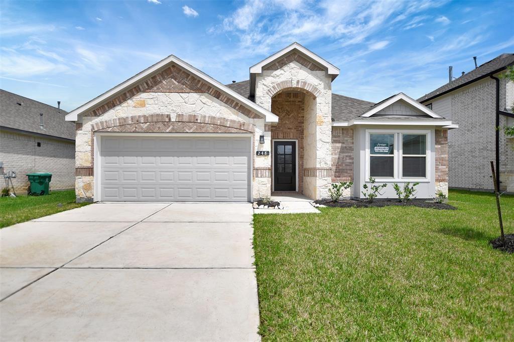 418 Kendall Crest Drive, Alvin, Texas image 1