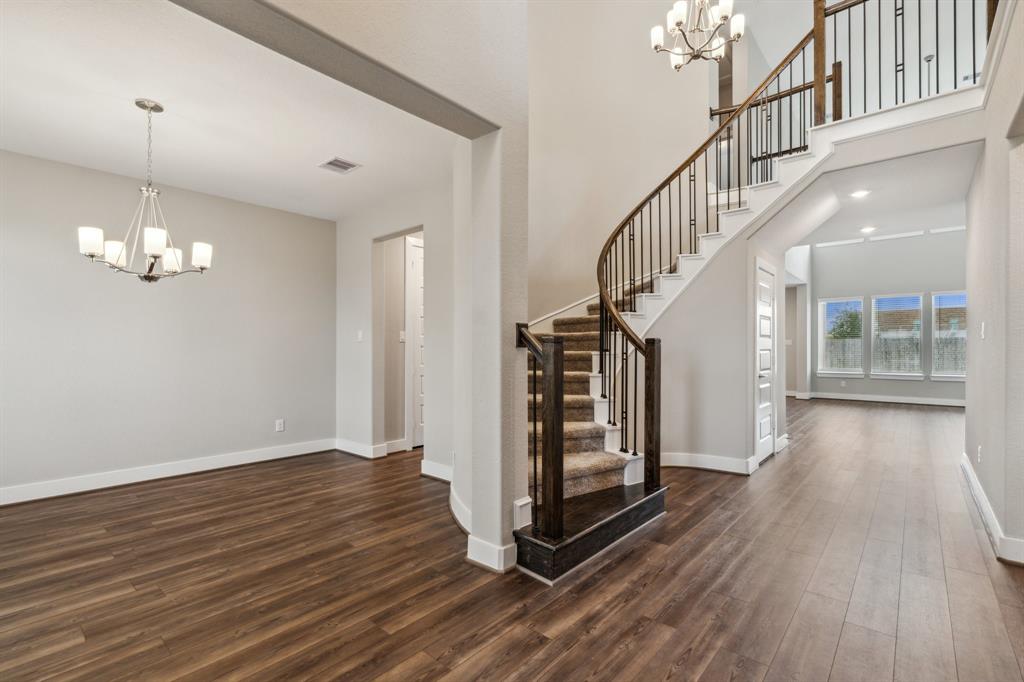 2010 Harrow Oak Lane, Pearland, Texas image 3