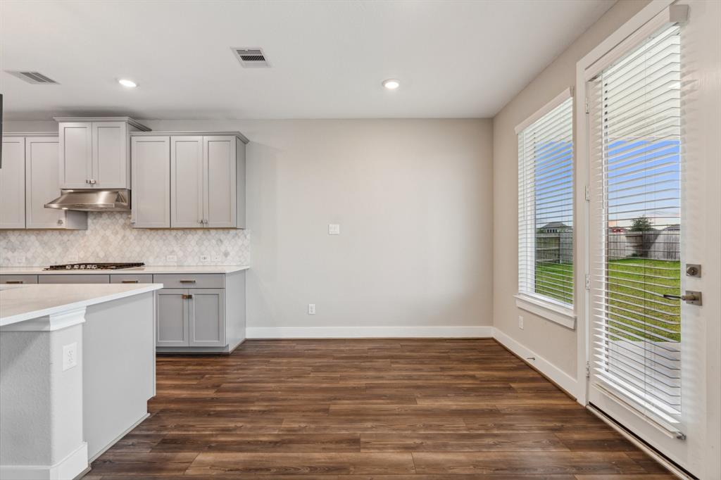 2010 Harrow Oak Lane, Pearland, Texas image 12