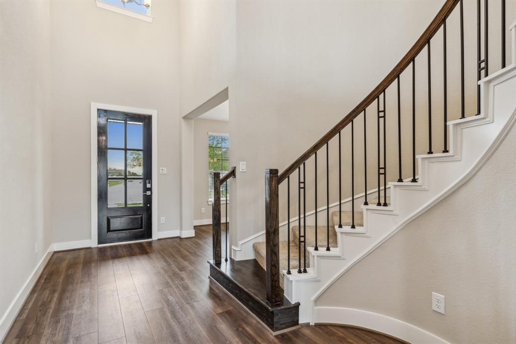 2010 Harrow Oak Lane, Pearland, Texas image 4