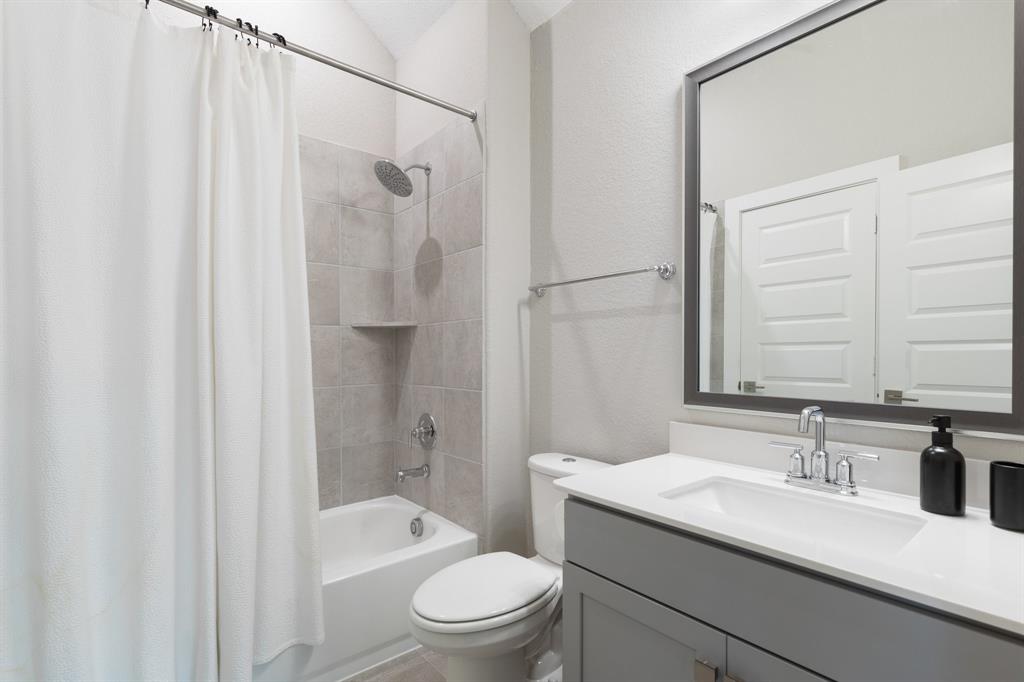 2010 Harrow Oak Lane, Pearland, Texas image 28