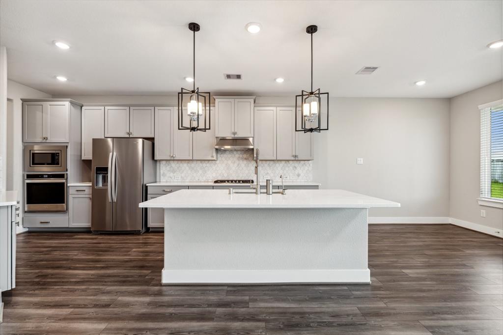 2010 Harrow Oak Lane, Pearland, Texas image 15