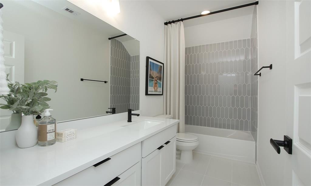 5803 Dublin Lane, Pearland, Texas image 37