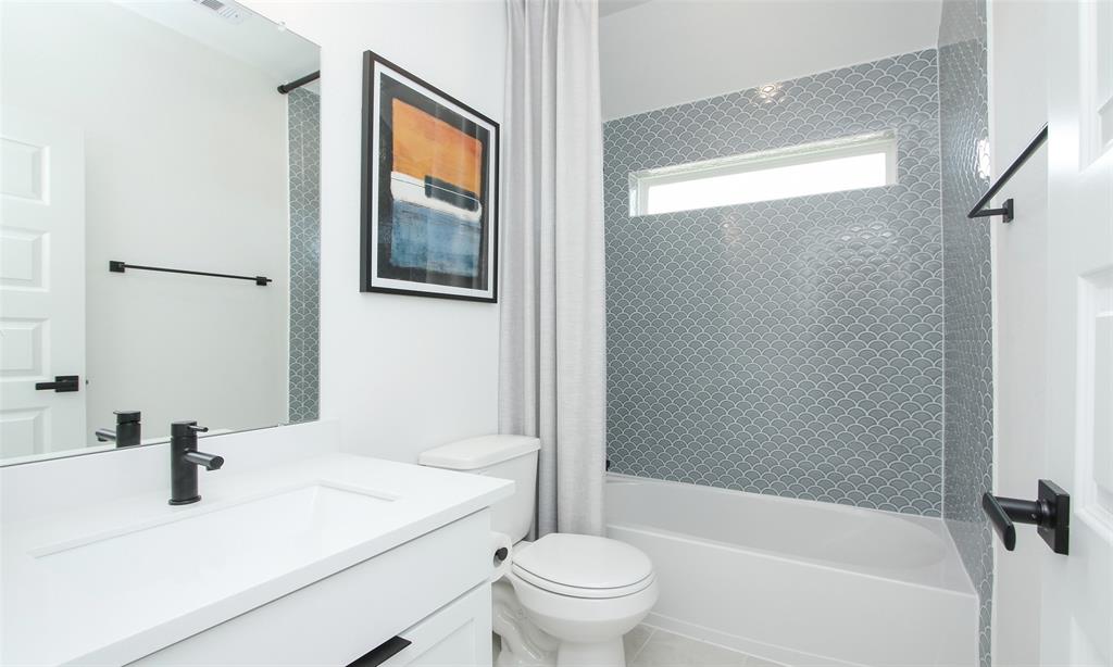 5803 Dublin Lane, Pearland, Texas image 36