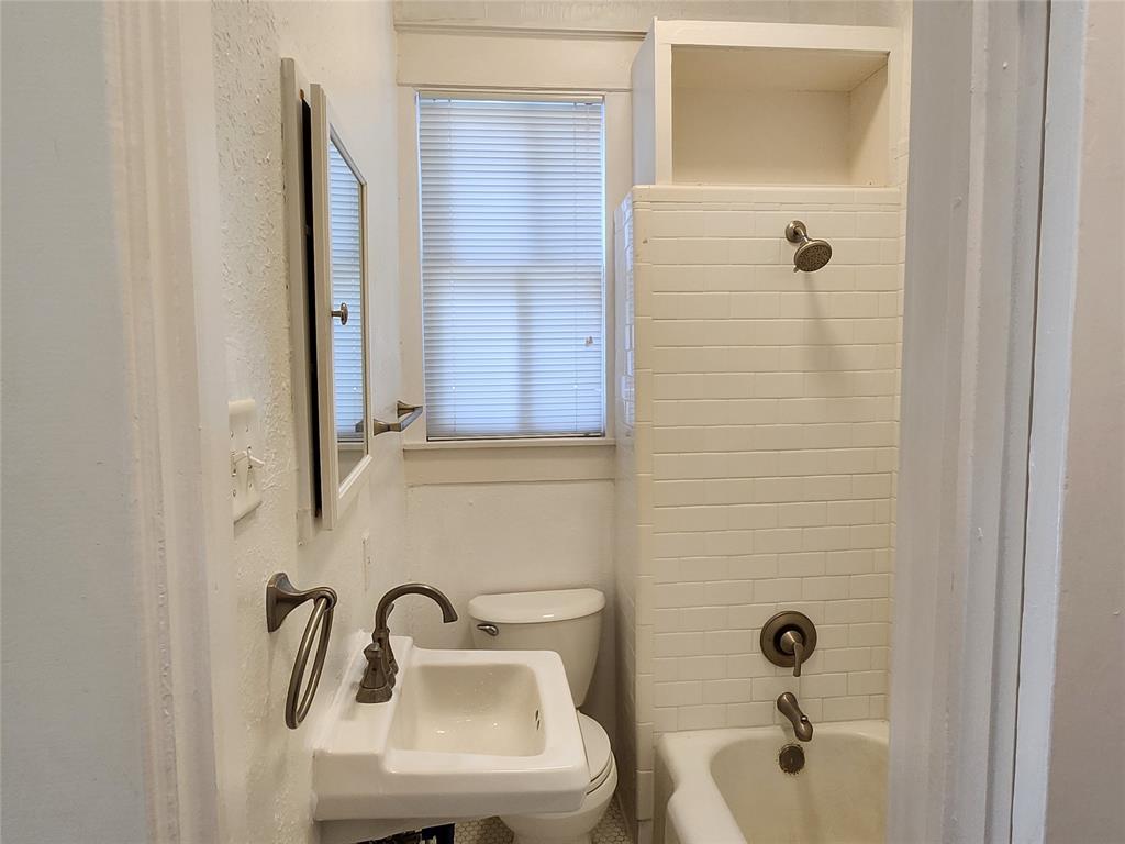Galveston, Texas 77550, United States, 1 Bedroom Bedrooms, ,1 BathroomBathrooms,Residential,Active,37501