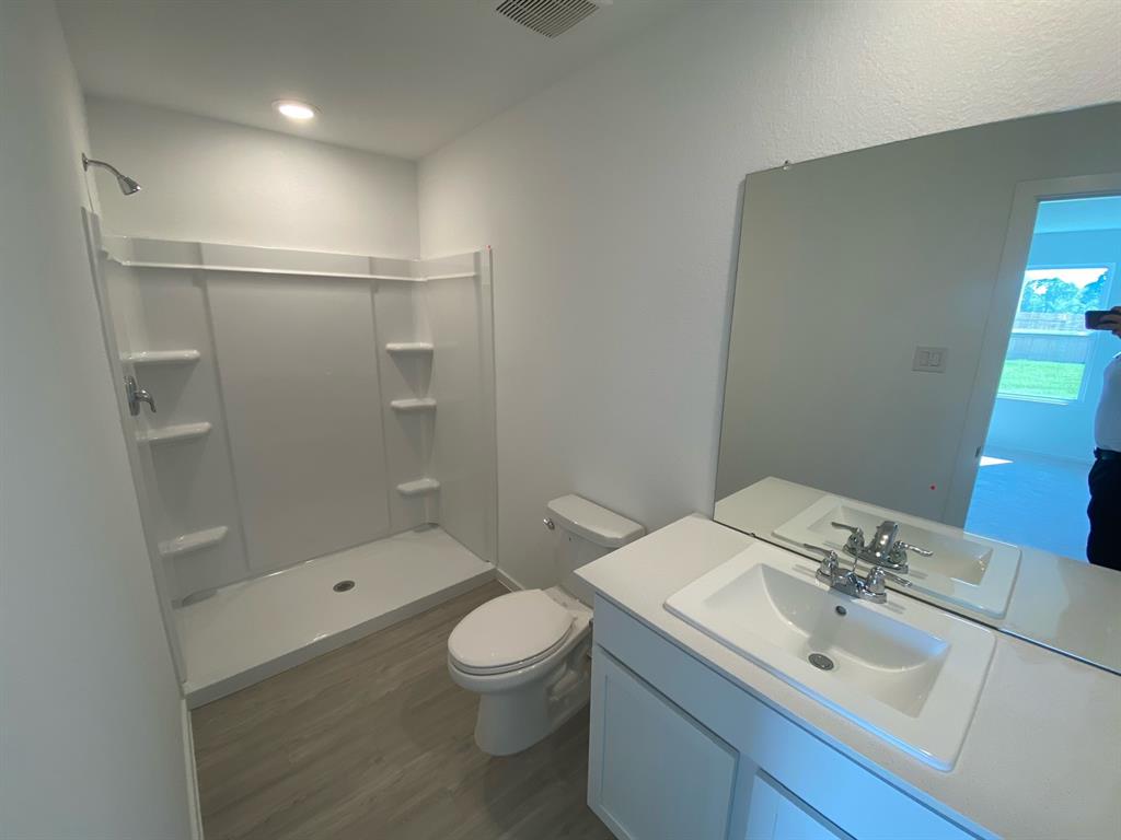464 Shoreview Drive, Conroe, Texas image 5