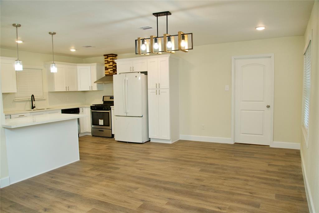 713 Pemberton Street, Channelview, Texas image 3