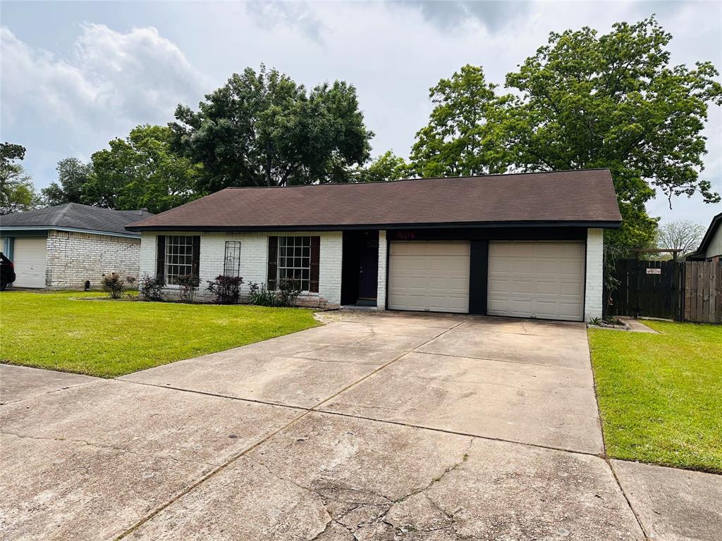 16114 Barcelona Drive, Friendswood, Texas image 2