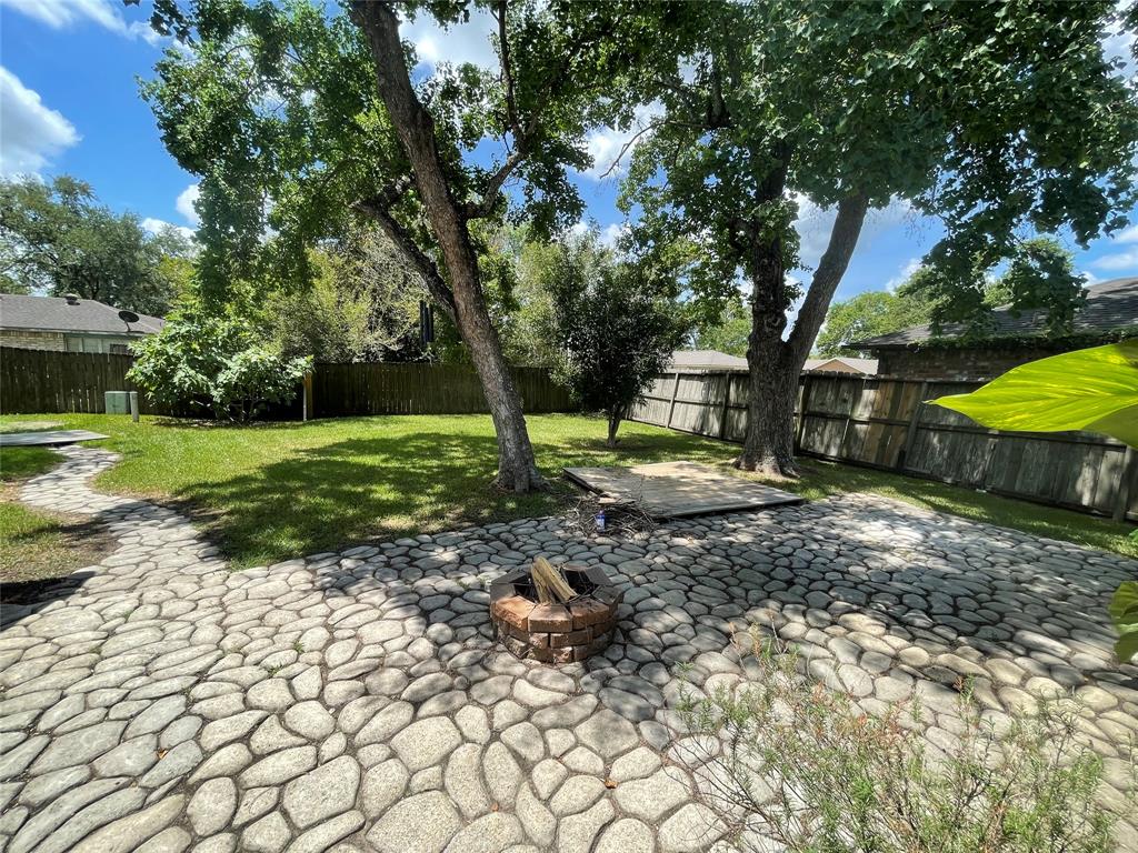 16114 Barcelona Drive, Friendswood, Texas image 40