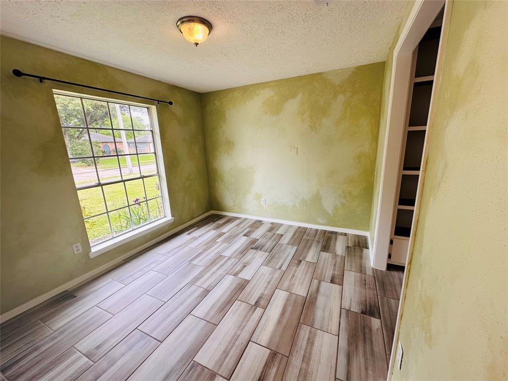16114 Barcelona Drive, Friendswood, Texas image 7