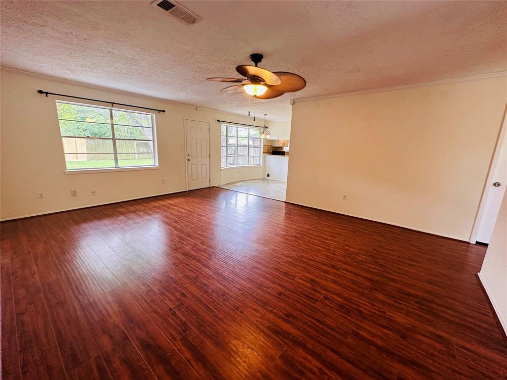 16114 Barcelona Drive, Friendswood, Texas image 14