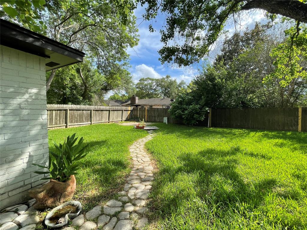 16114 Barcelona Drive, Friendswood, Texas image 44