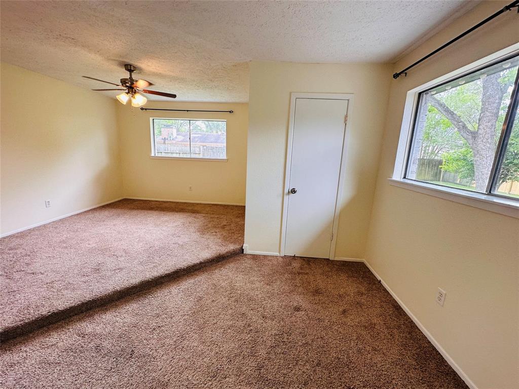 16114 Barcelona Drive, Friendswood, Texas image 28