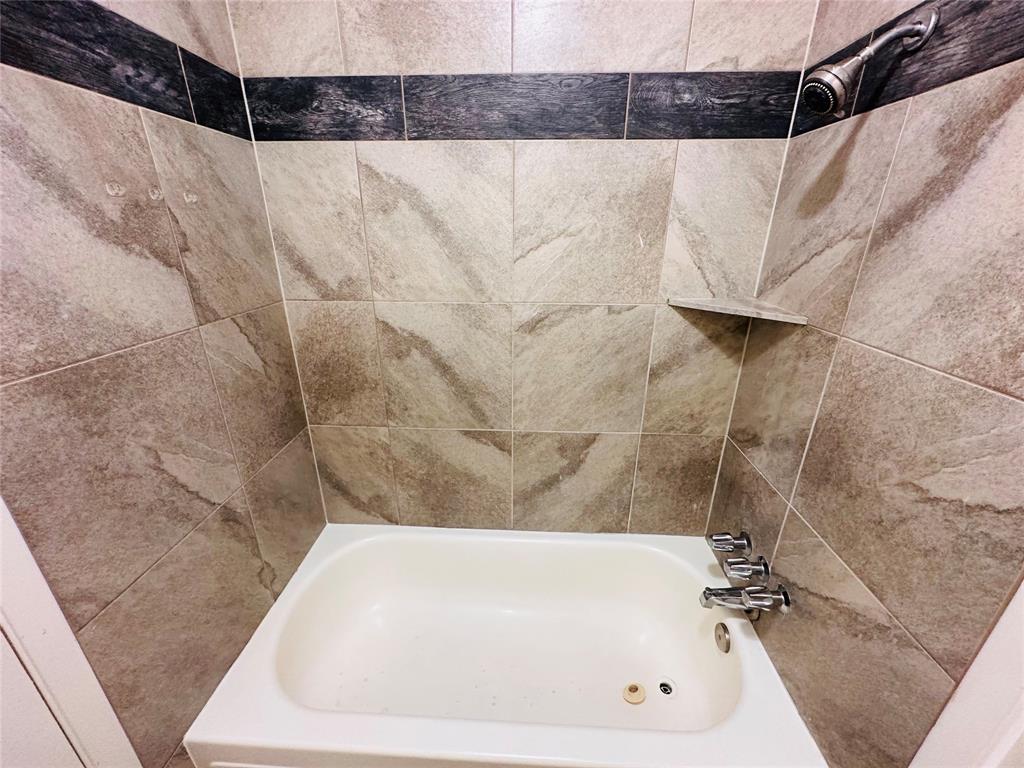 16114 Barcelona Drive, Friendswood, Texas image 38