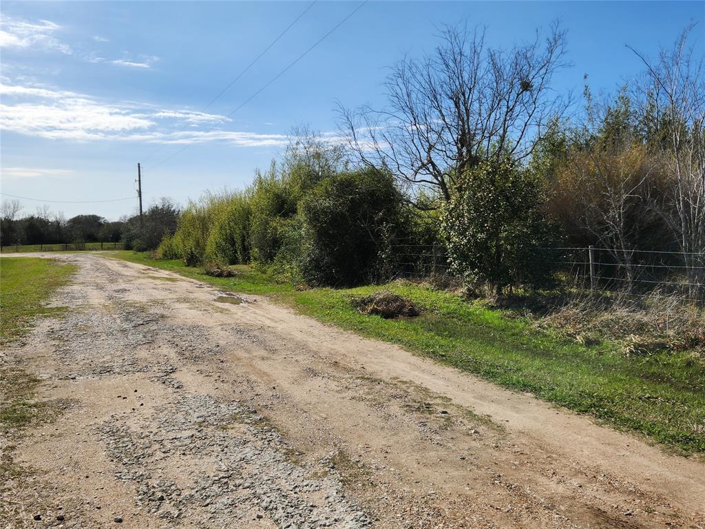 9810 E Creek Bend Drive, Needville, Texas image 6