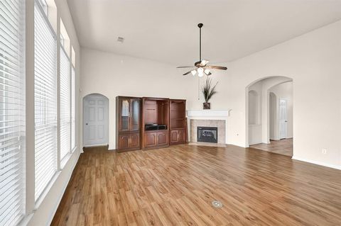 Single Family Residence in Pasadena TX 5106 Benton Drive 10.jpg