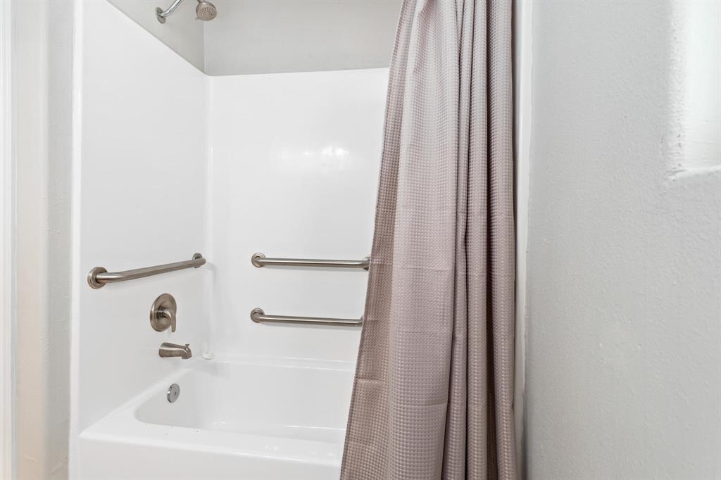 7244 S Gulfway Drive, Sabine Pass, Texas image 14