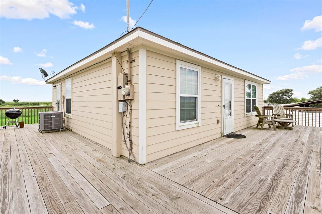 7244 S Gulfway Drive, Sabine Pass, Texas image 4