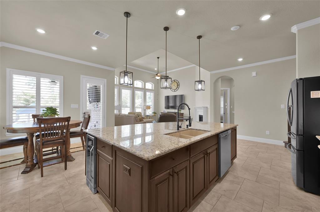 210 Reynosa Court, Pinehurst, Texas image 19