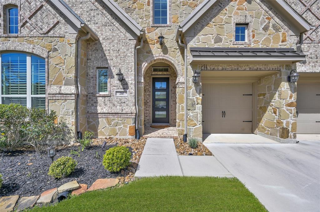 210 Reynosa Court, Pinehurst, Texas image 5