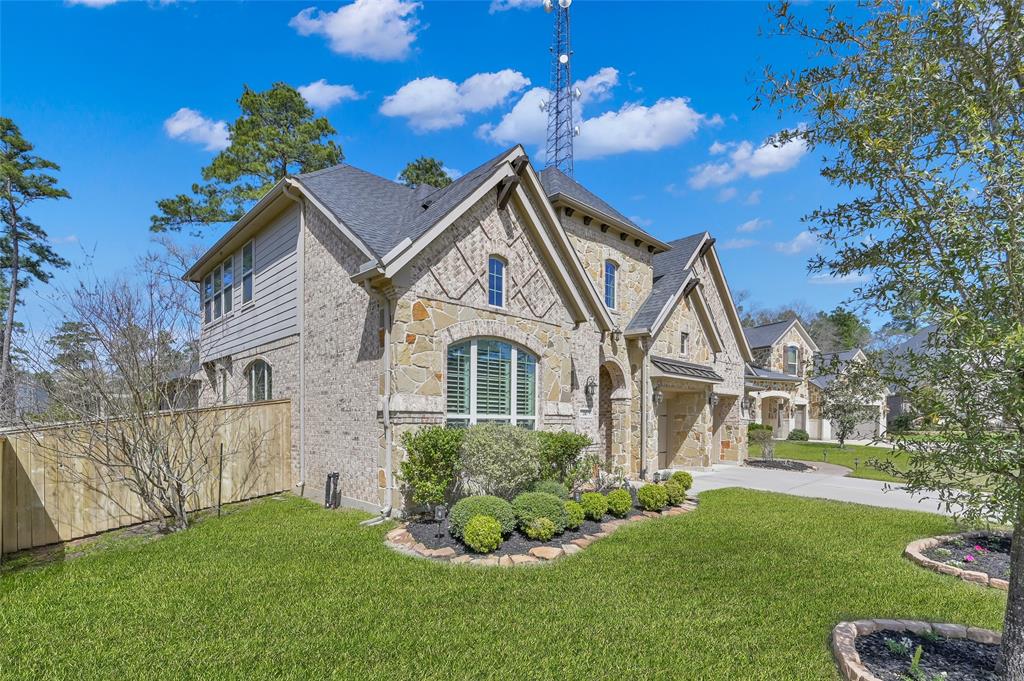 210 Reynosa Court, Pinehurst, Texas image 4