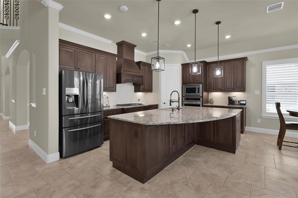 210 Reynosa Court, Pinehurst, Texas image 15