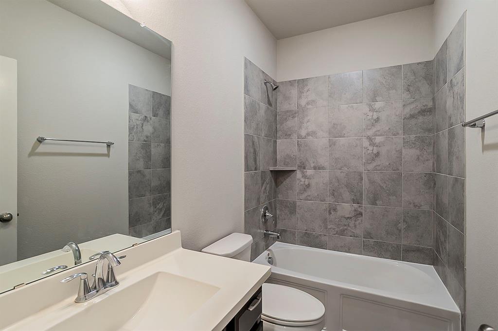 446 Bayberry Landing Way, Crosby, Texas image 29
