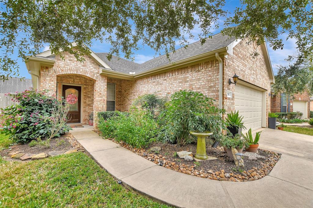 2317 Messina Drive, Pearland, Texas image 2