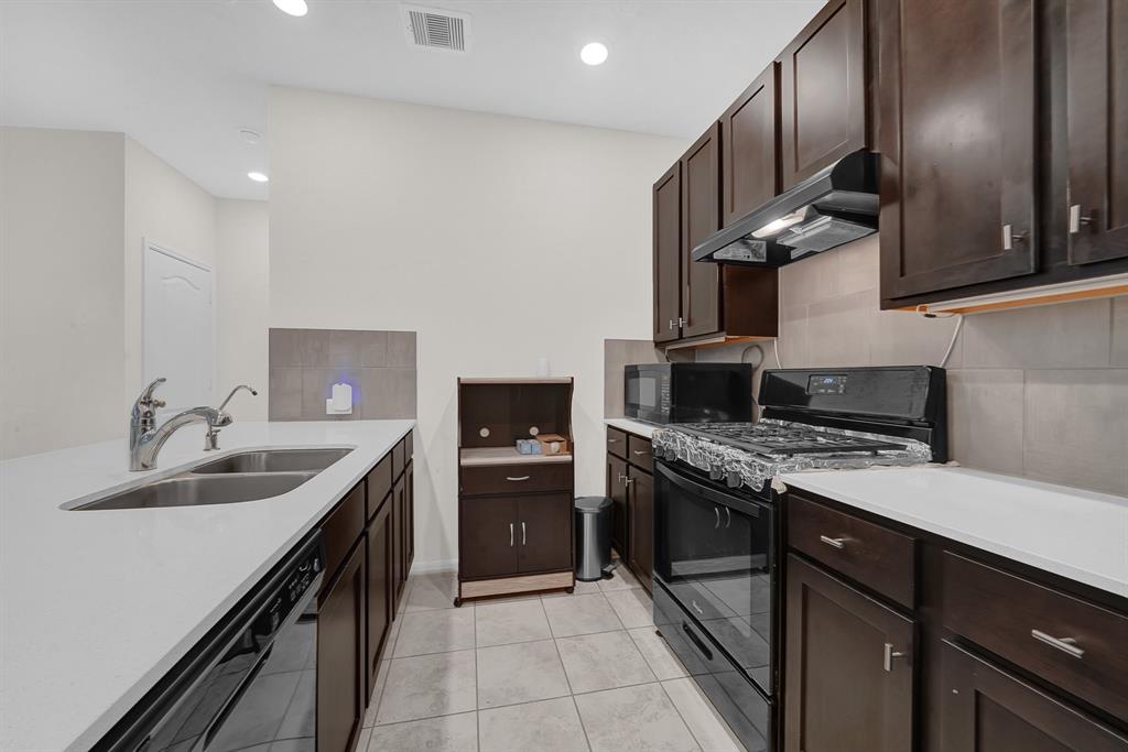 13067 Mills Grove Drive, Houston, Texas image 10