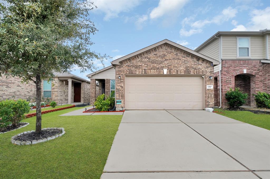 13067 Mills Grove Drive, Houston, Texas image 1