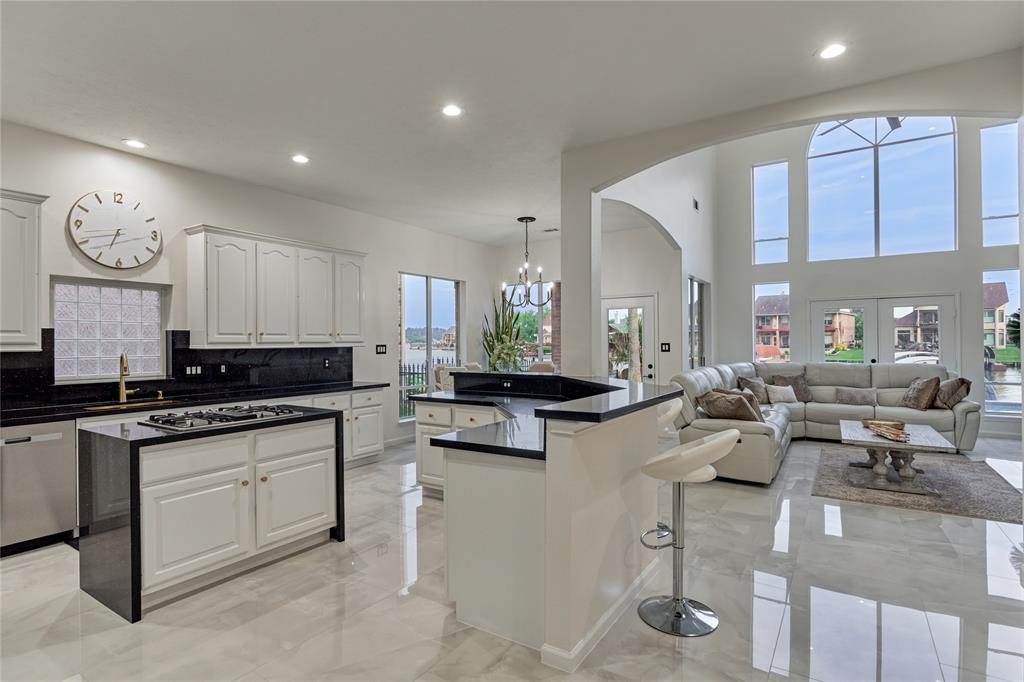 2025 S Shore Boulevard, Montgomery, Texas image 13