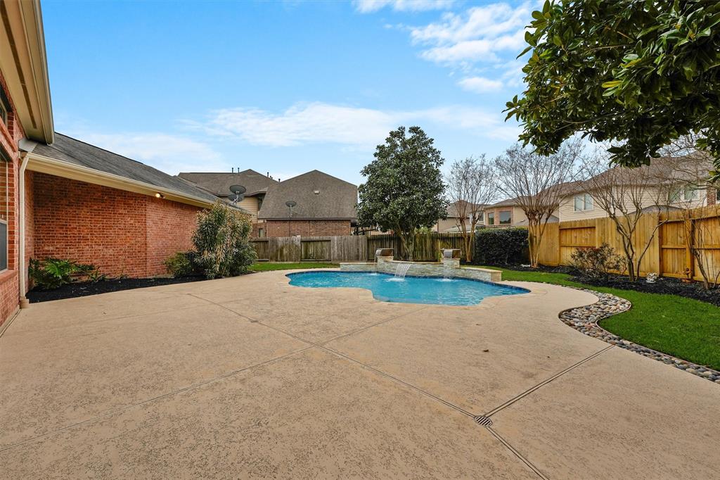 4002 Skipping Falls Lane, Katy, Texas image 38