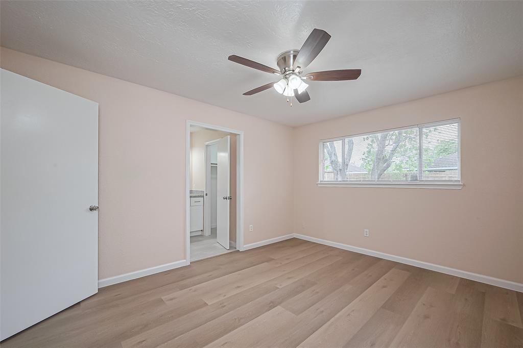 1612 Sleepy Hollow Drive, Pearland, Texas image 24