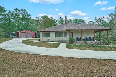 Single Family Residence in Coldspring TX 5259 Fm 946 2.jpg