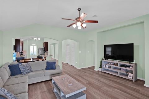 Single Family Residence in Texas City TX 8801 Explorer Drive 6.jpg