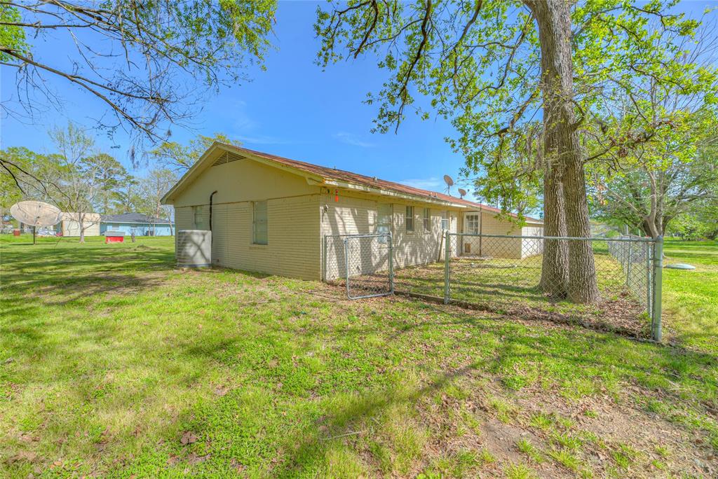 20 W Oakridge Drive, Point Blank, Texas image 16