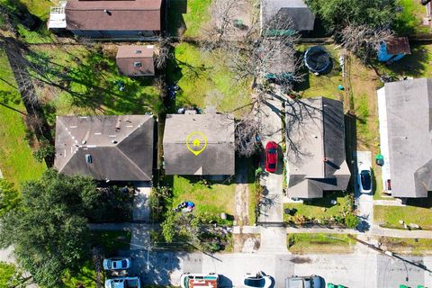 Photo of 3805 Weems St Street, Houston, TX 77009 (MLS # 80052430)