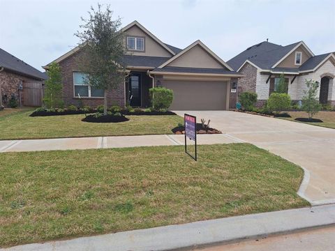 Single Family Residence in Fulshear TX 31510 Vineyard Creek Drive.jpg