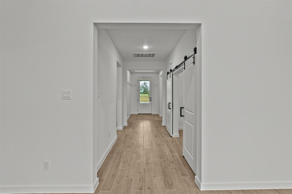 12919 Old Fashion Circle, Mont Belvieu, Texas image 2